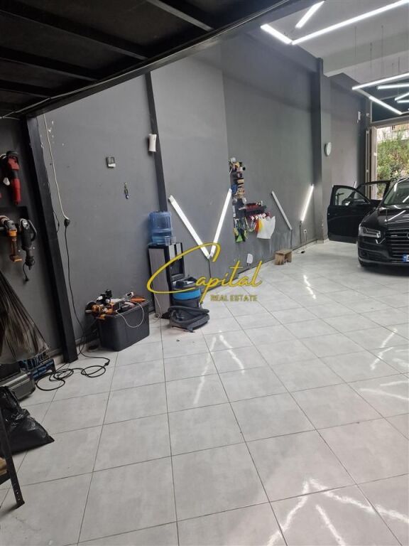 LOCALE COMMERCIALE IN VENDITA 76 M2 ASTIR 180.000 EURO