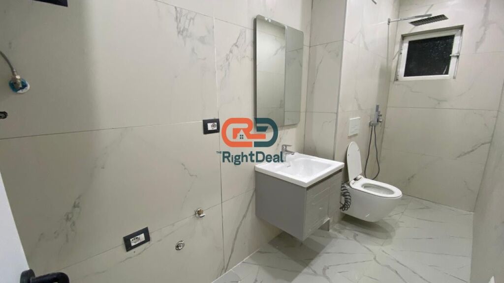 Tek Komuna E Parisit ,Shitet Apartament 1+1+Verande Totalisht I Investuar!