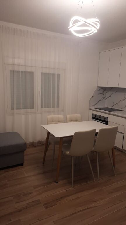 Apartment 1+1 for rent in Shkoze.