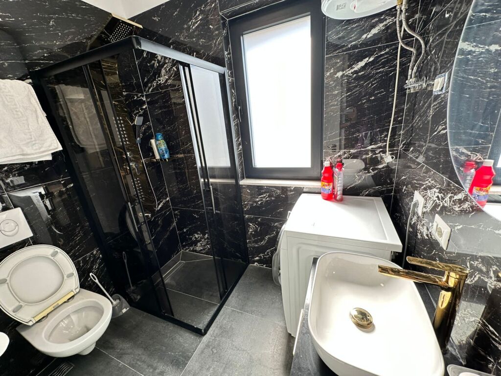 Apartament me qera 1+1 Tek 21 dhjetori