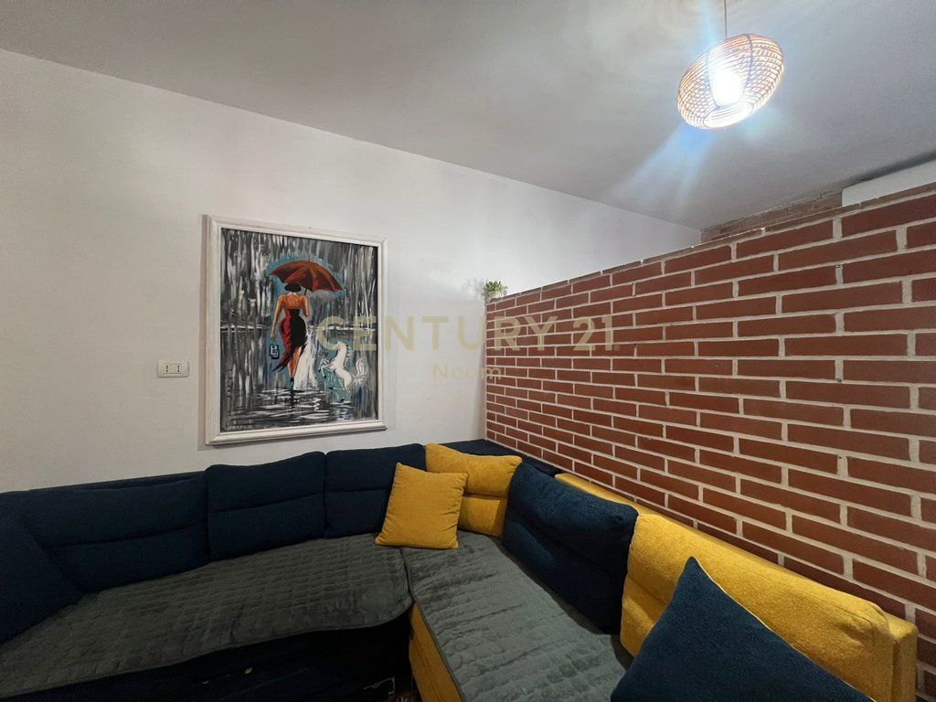 Jepet me qira apartament 2+1 në Yzberisht, pranë pallateve Cabej