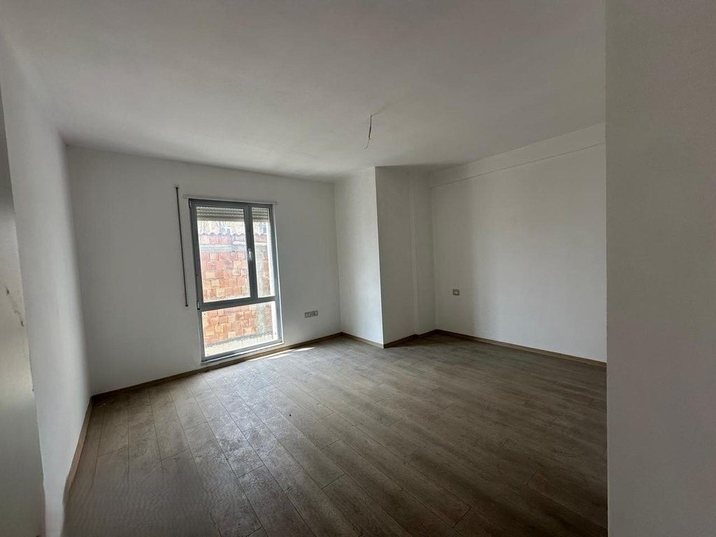 Apartment 2+1+2 for sale in Xhamllik 215,000 €