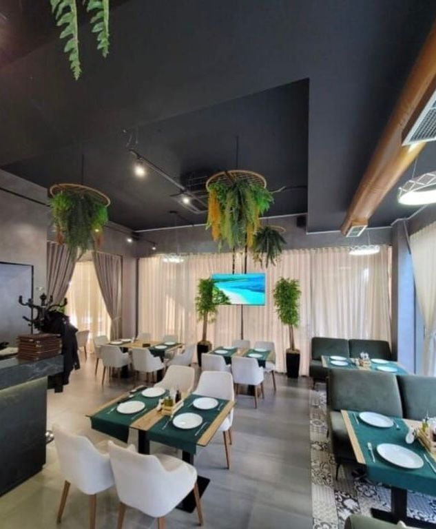 BUSINESS BAR/RESTAURANT FOR SALE AT TOWER BRIDGE 3!