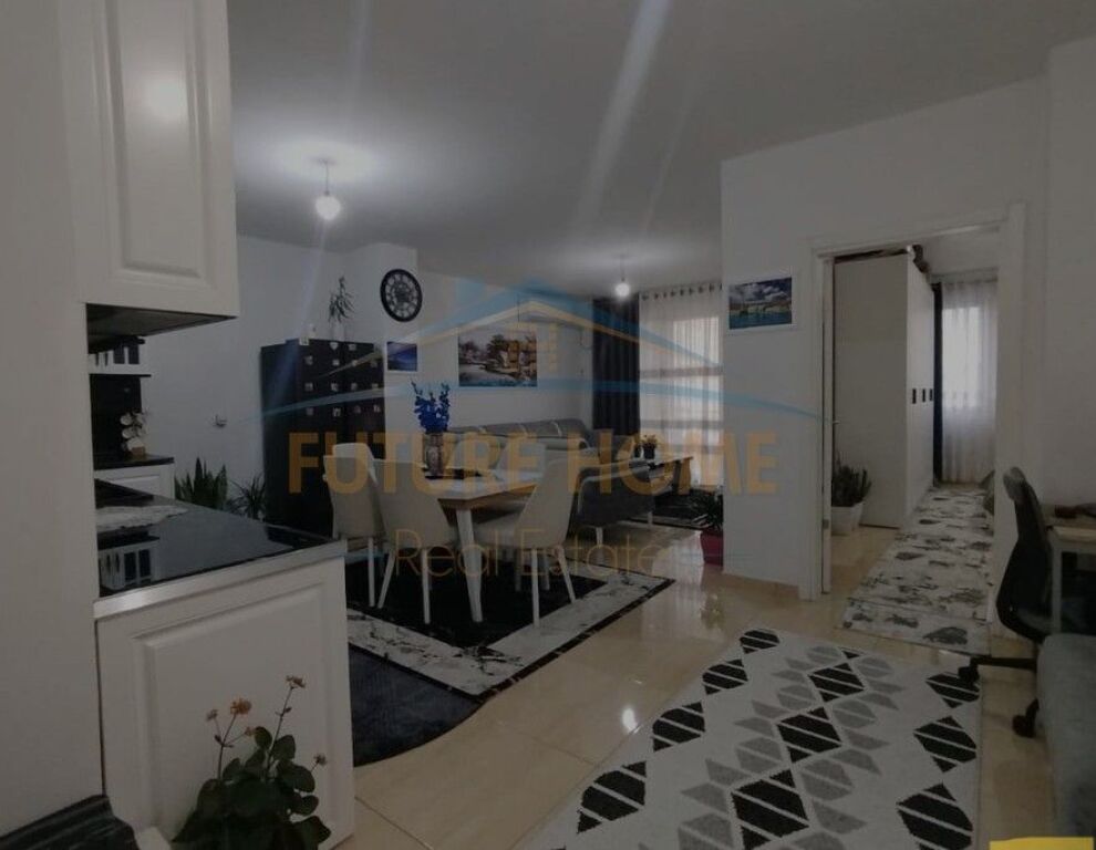 Shitet, Apartament 1+1, Kamez