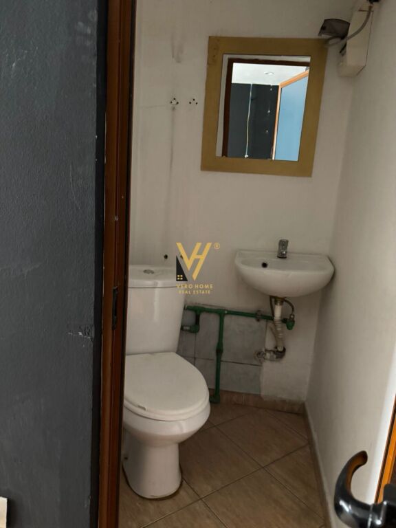 AFFITTASI NEGOZIO 20 M2 IN VIA ELBASAN 60.000 LEKE