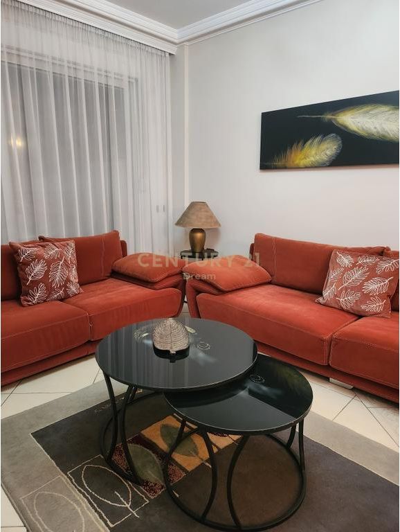 Jepet Apartament 2+1+2T ne zonen e Bllokut