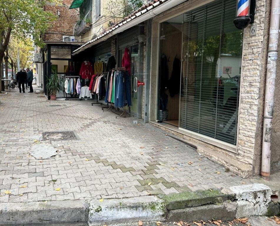 SHOP FOR SALE 60 M2 PAZARI RI 168,000 EURO