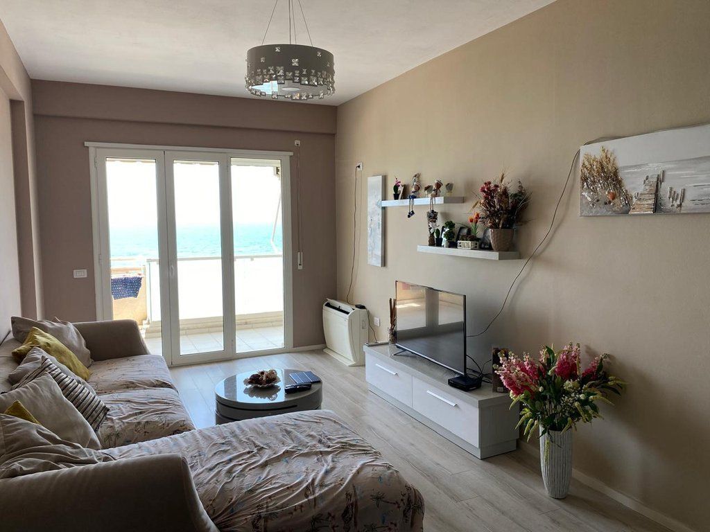 SHITET APARTAMENT NE LUNGOMARE 1+1