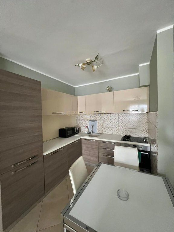 Appartamento 2+1+2 con vista laterale sul mare a Shkembi i Kavajes, Durres !