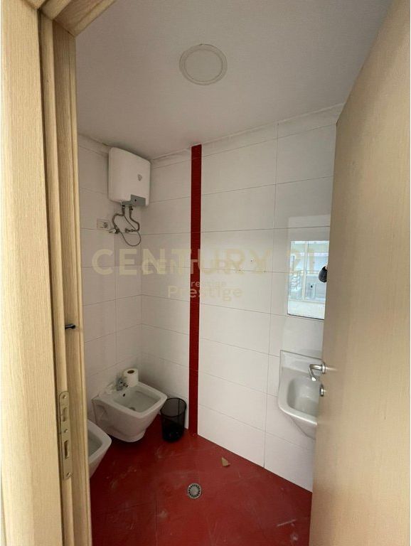 OFFICE SPACE FOR RENT, NEAR THE UNIVERSITY BOOKSTORE, TIRANA!