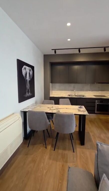 🏡 DUPLEX MODERN ME SUPER PAMJE + 2 POSTE 🅿️  📍Rruga e BARRIKADAVE