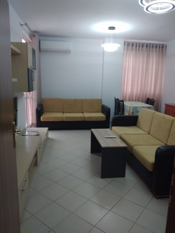 Jepet me qira apartament 1+1 te Kodra e Diellit!