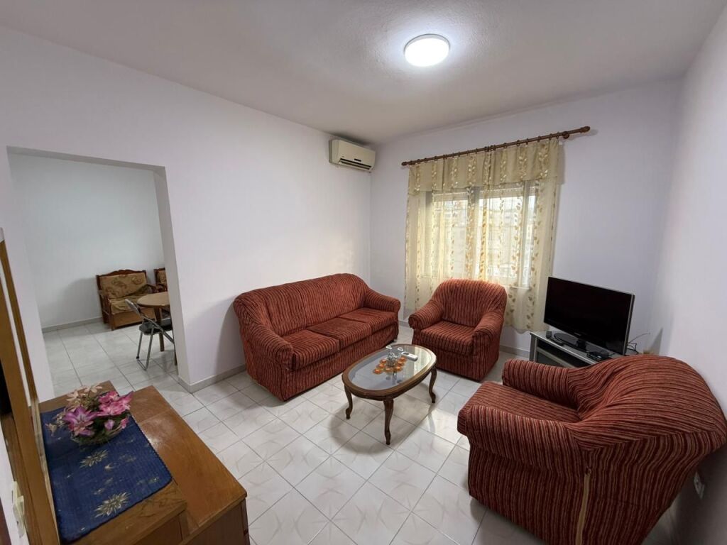 🏠 Jepet me qira apartament 2+1 📍 Mbrapa Ambasadës Amerikane  💶 Çmimi: 450 €   