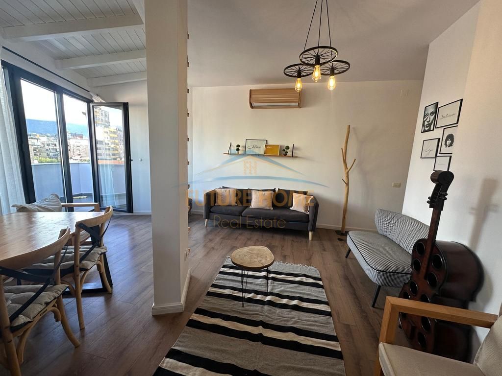 Shitet apartament 2+1 Rruga e Elbasanit