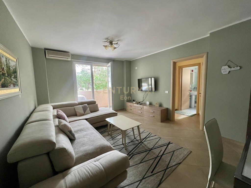 Appartamento 2+1+2 con vista laterale sul mare a Shkembi i Kavajes, Durres !