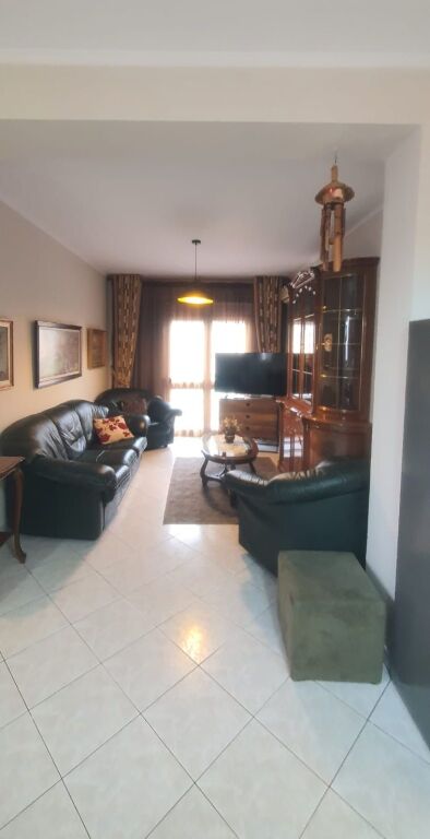 Apartment 2+1 on villa floor Near Fushat in Ali Dem!