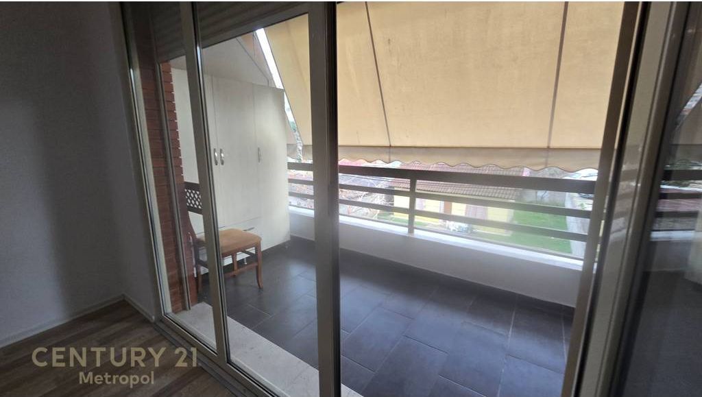 Apartament - Studio për shitje, te fusha e Ali Demit !!