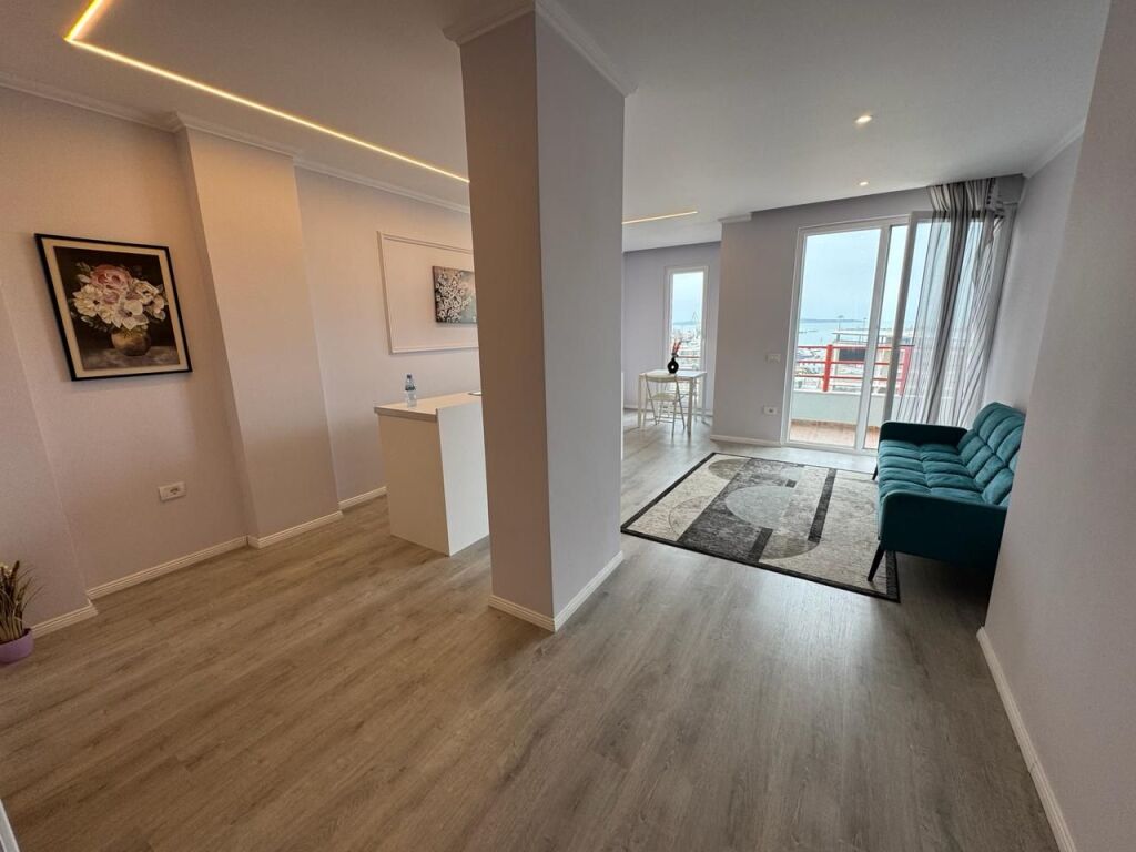 Shitet Apartament 1+1