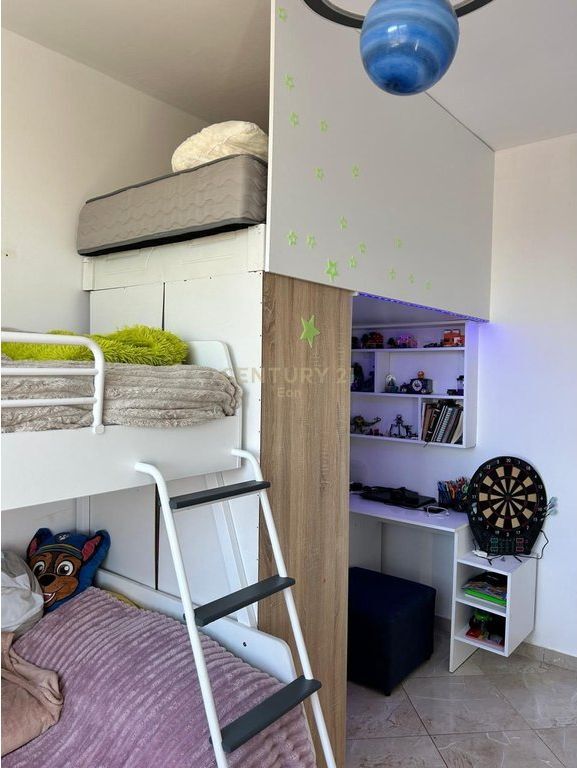 SHITET APARTAMENT 2+1+2 TEK ISH URT NE DURRES