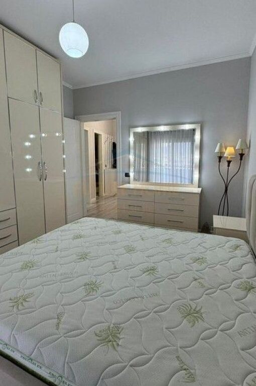 Qera, Apartament 2+1+2 Unaza e Re