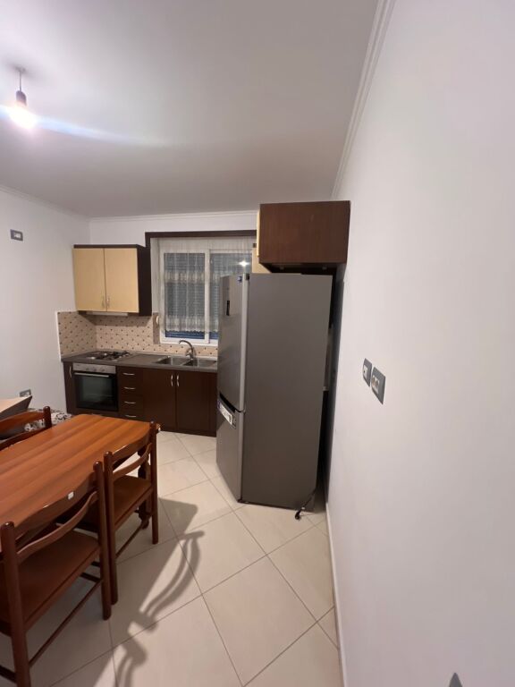 APARTAMENT 2+1 PER QIRA NE VASIL SHANTO!
