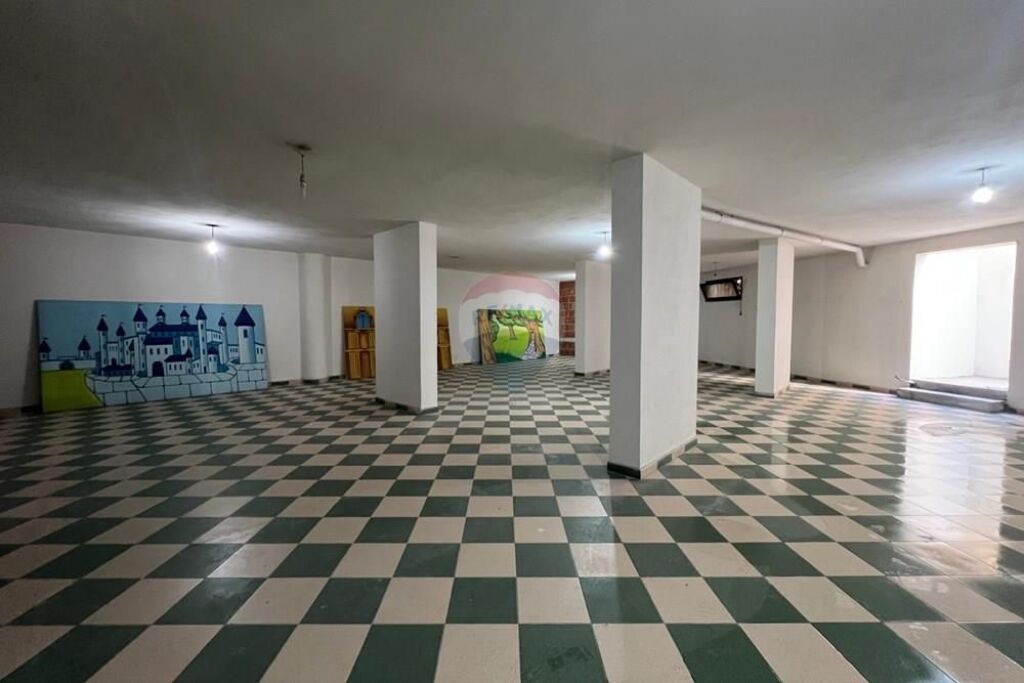 Magazine per dhenie me qera- PRANE AMBULANCES, VLORE