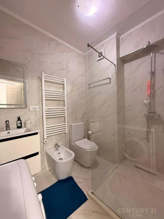 Apartment 1+1 For Rent at Komuna e Parisit