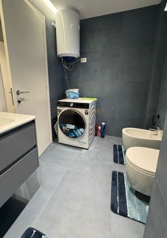Qera, Apartament 2+1+POST PARKIMI, Shkolla e Kuqe, Tirane