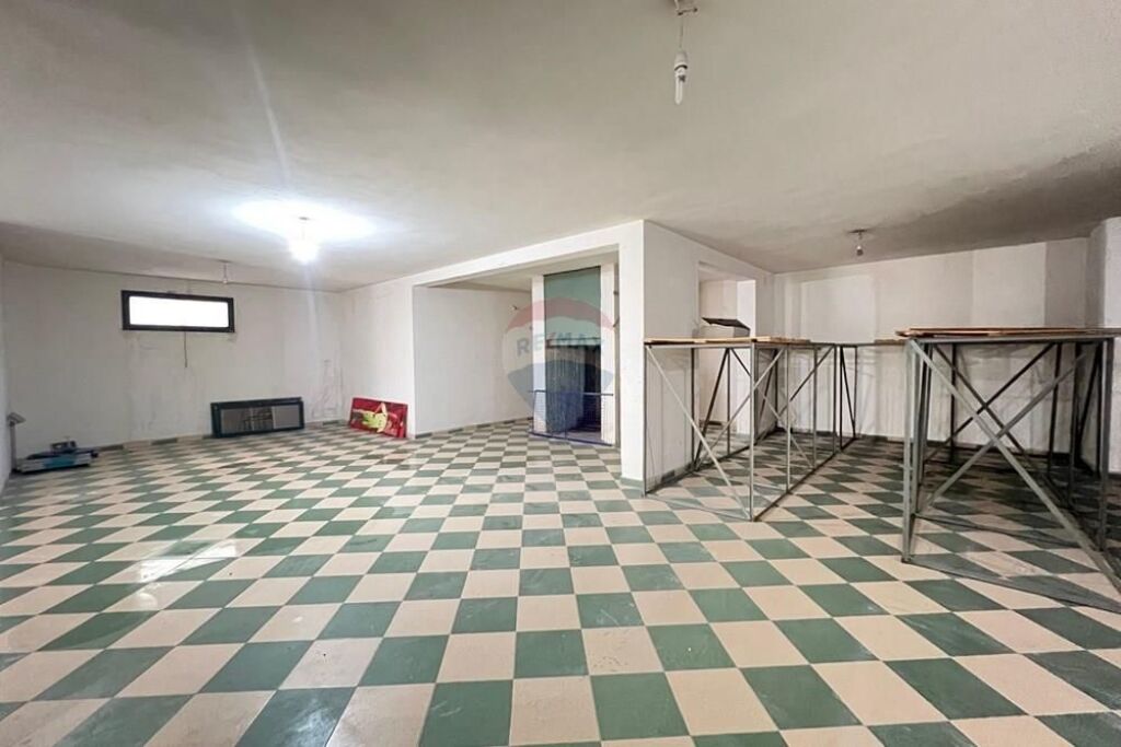 Magazine per dhenie me qera- PRANE AMBULANCES, VLORE