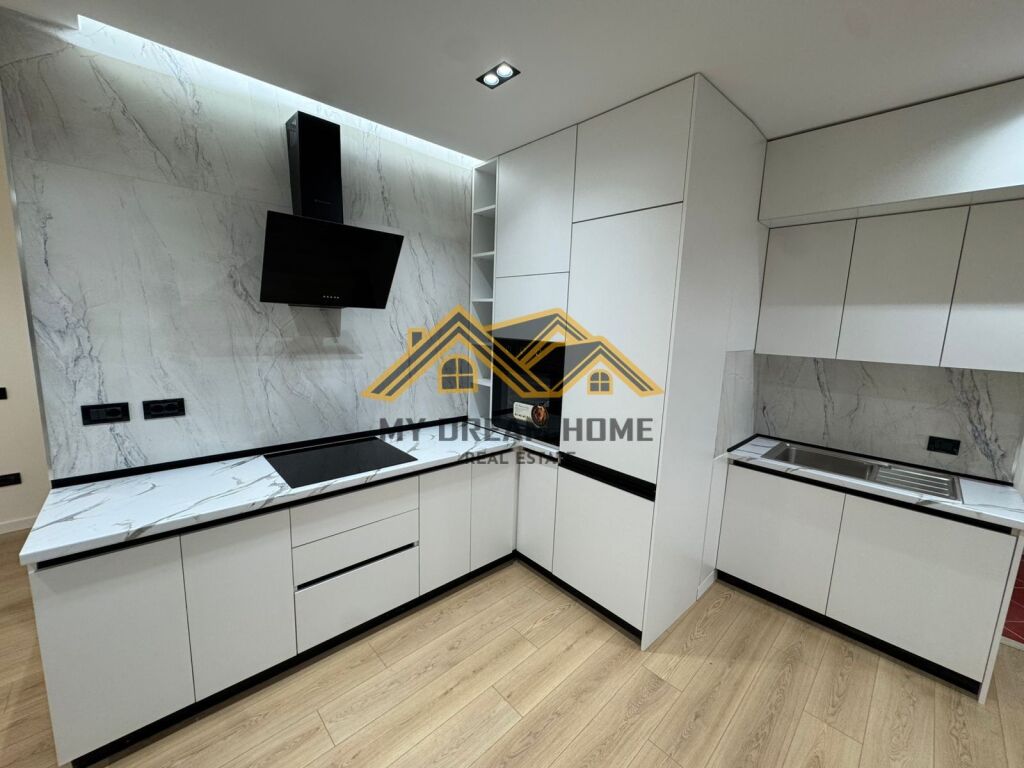 APARTAMENT 1+1 PRANE STACIONIT TE TRENIT NE DURRES, PER SHITJE!