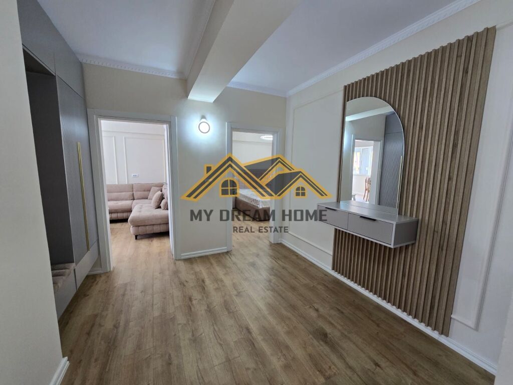 Super Apartament 2+1 në shitje te Rruga e re e Portit!