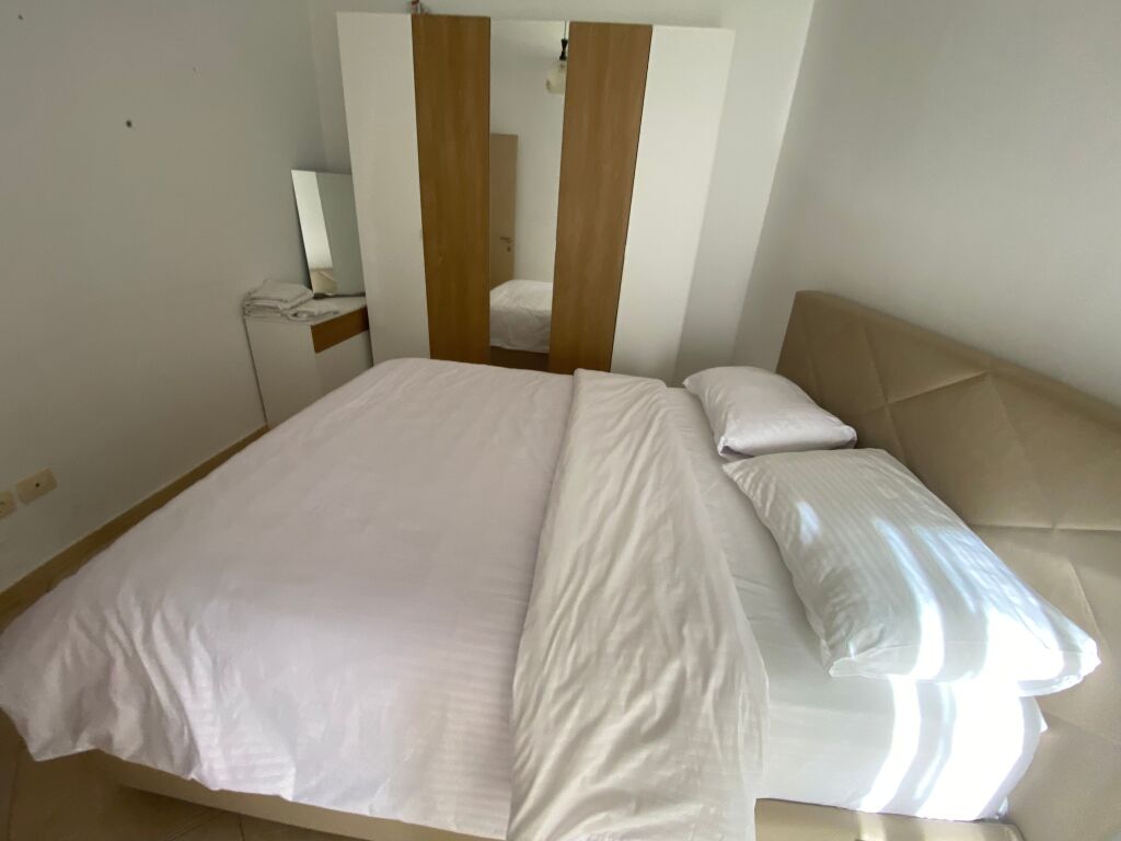 2+1,i mobiluar te hotel marinaj ne astir,500 mije leke