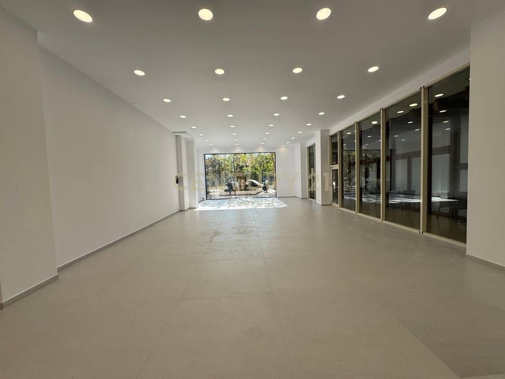 VICINO A DELIORGJI, LOCALE COMMERCIALE IN AFFITTO