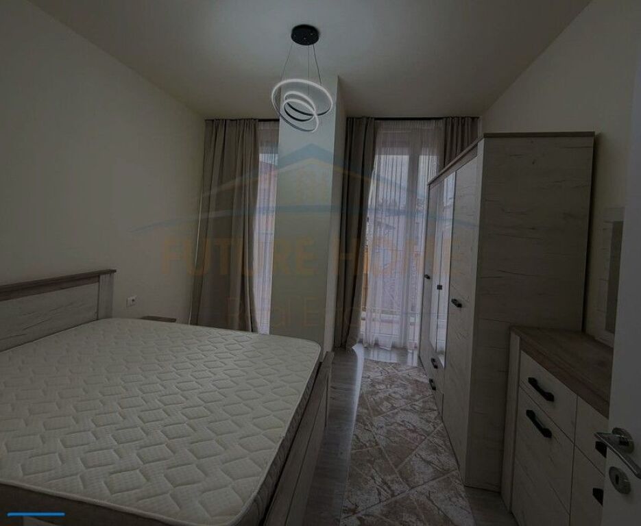 Shitet, Apartament 1+1+Post Parkimi, Rrugën Riza Cerova