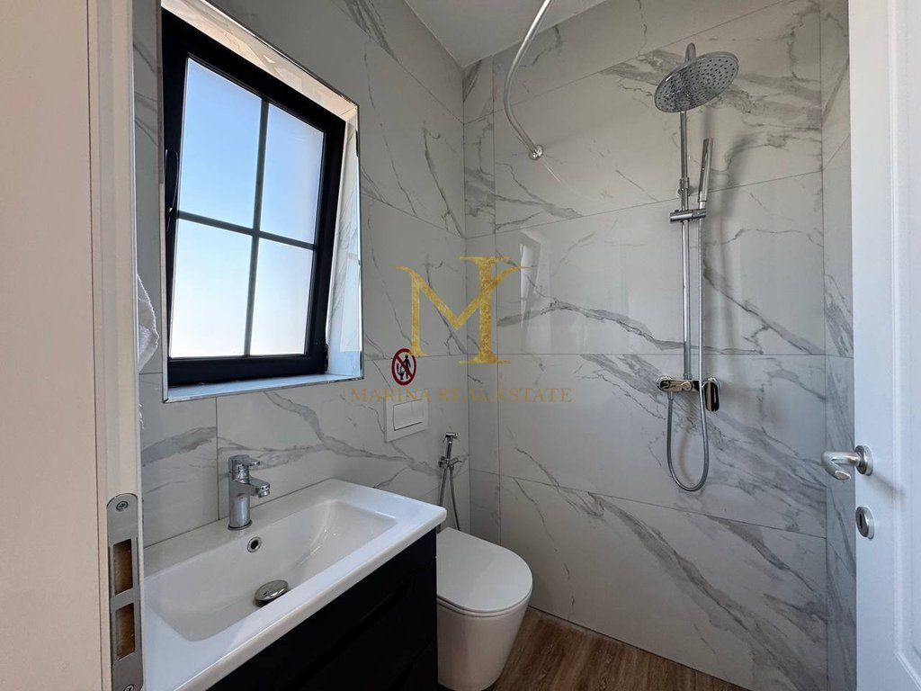 Rent super apartment 2+1+2 bathrooms + large terrace in Durres