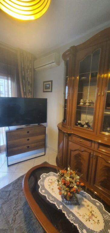 Apartment 2+1 on villa floor Near Fushat in Ali Dem!