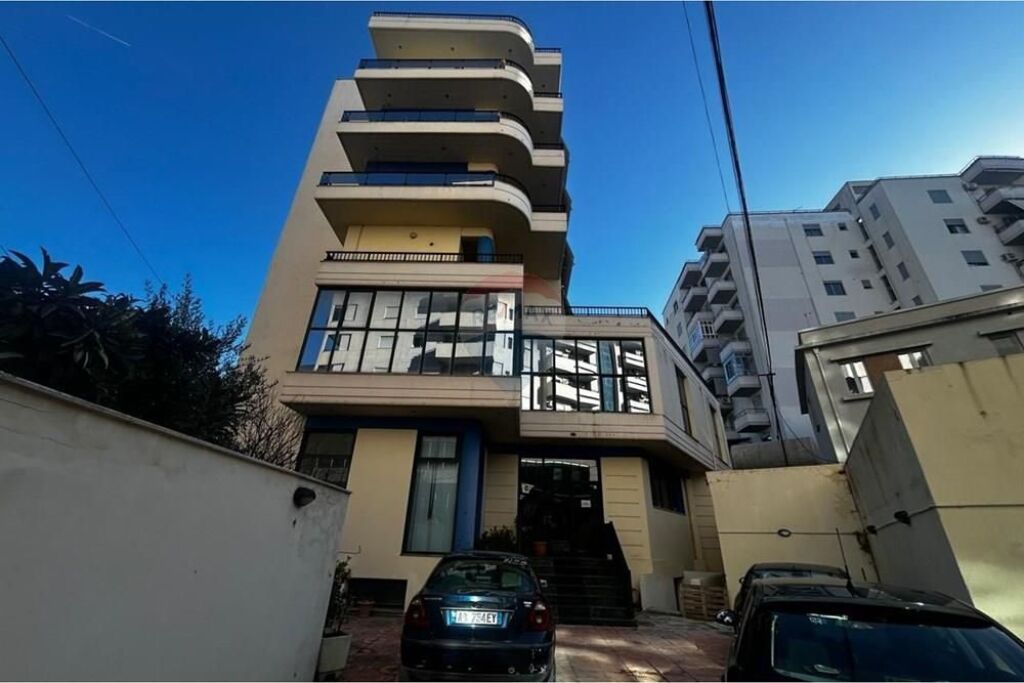 Magazine per dhenie me qera- PRANE AMBULANCES, VLORE