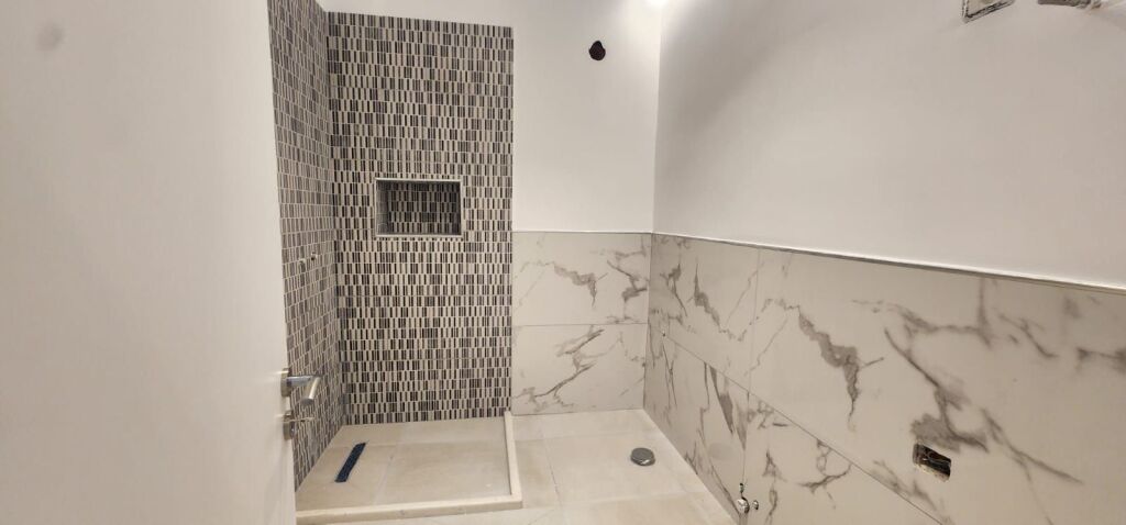 Apartament 2+1 i Rinovuar Totalisht në Shitje – Rruga Zenel Murra, Vlorë