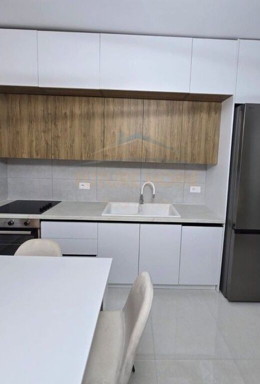 Affitto, Appartamento 2+1+2, Ali Demi, Tirana.