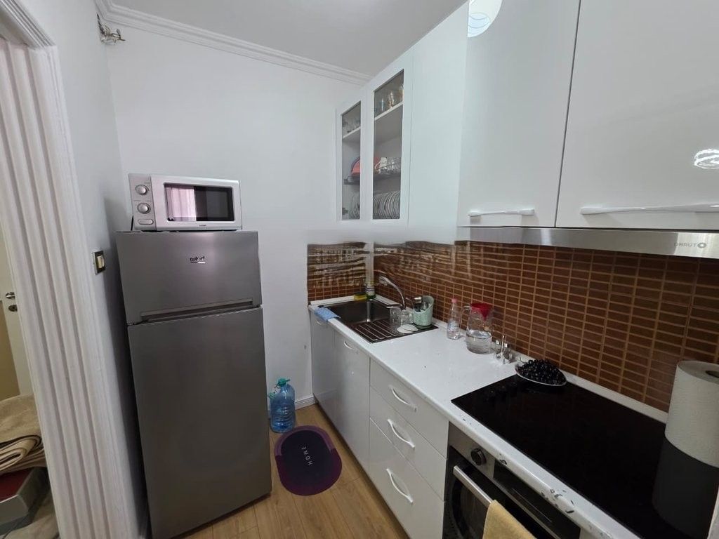 SHITET APARTAMENT 1+1 NE ZONEN E PORCELANIT (MBRAPA U.E.T) 110,000 €