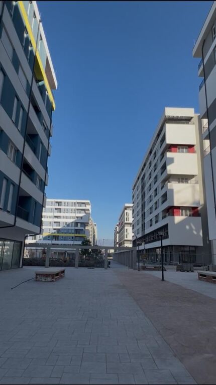 AMBJENT BIZNESI ME QERA, UNIVERS CITY