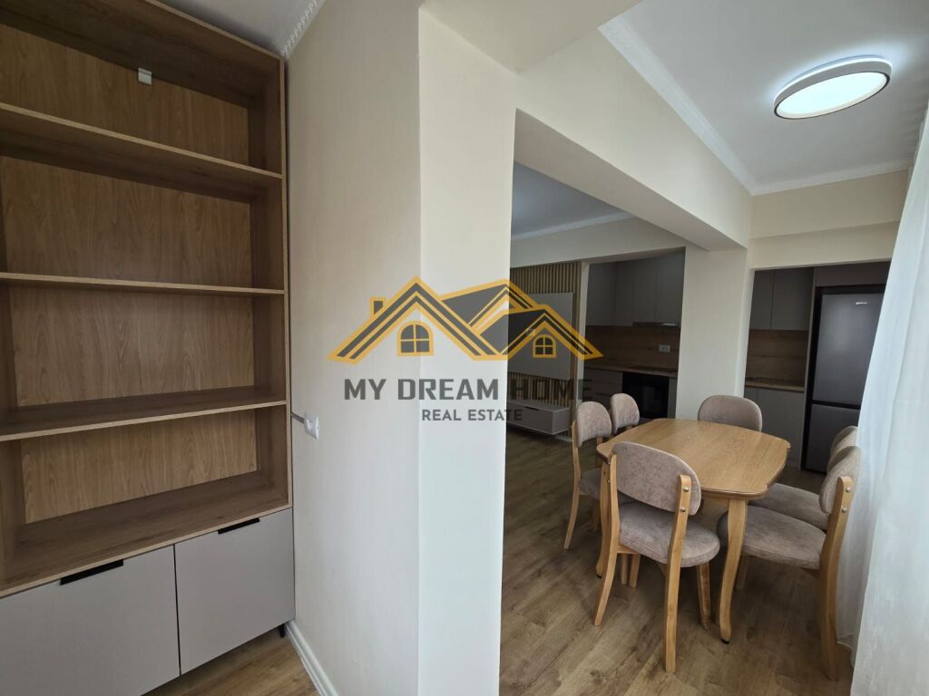 Super Apartament 2+1 në shitje te Rruga e re e Portit!