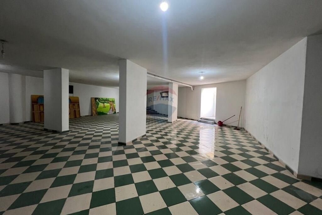 Magazine per dhenie me qera- PRANE AMBULANCES, VLORE