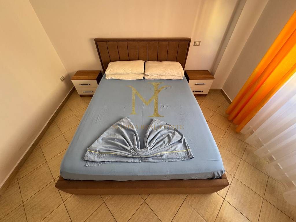 Jepet me qera 2+1 (2 banjo) me ballkon i bolshem me pamje nga deti