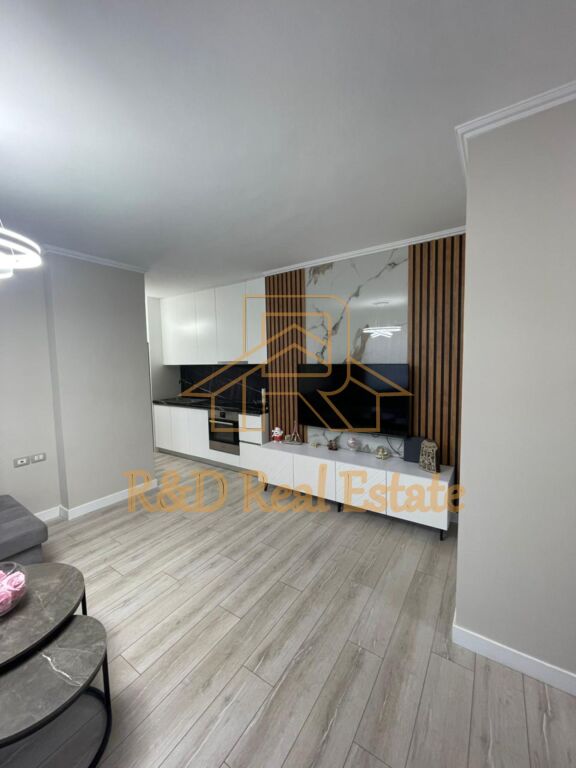 Apartament me qira – Rruga e Kosovareve, pallat i ri