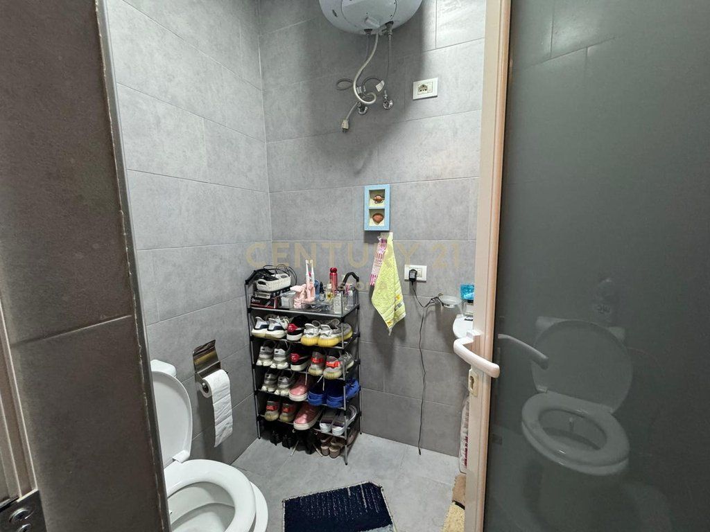 APARTAMENT 2+1 PRANE ISH TREGUT ELEKTRIK