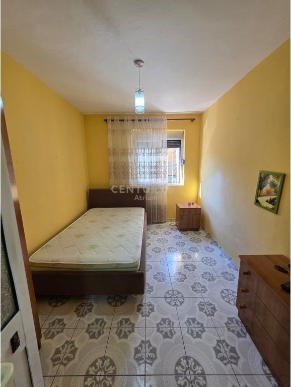 JEPET ME QIRA APARTAMENT 2+1 PRANE SHKOLLES "NIKET DARDANI"