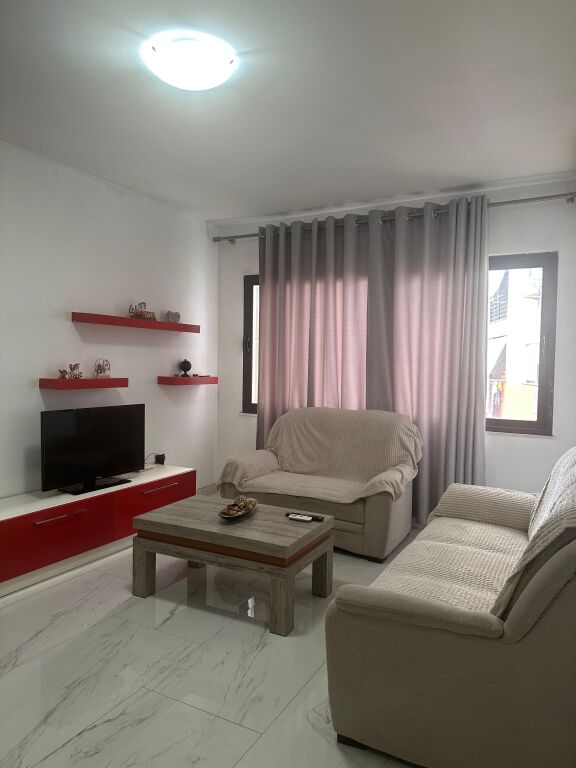 Apartament me qera 1+1 ne astir