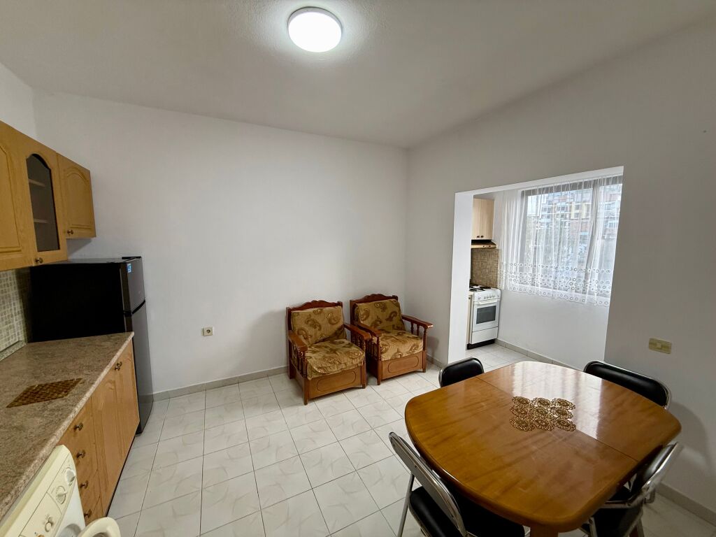 📣 AFFITTO Appartamento 1+1 Con Cucina Inclusa 📍 Vicino all'Istituto di Igiene, Ambasciata Americana 🛣️ Via "Qamil Guranjaku" ✨