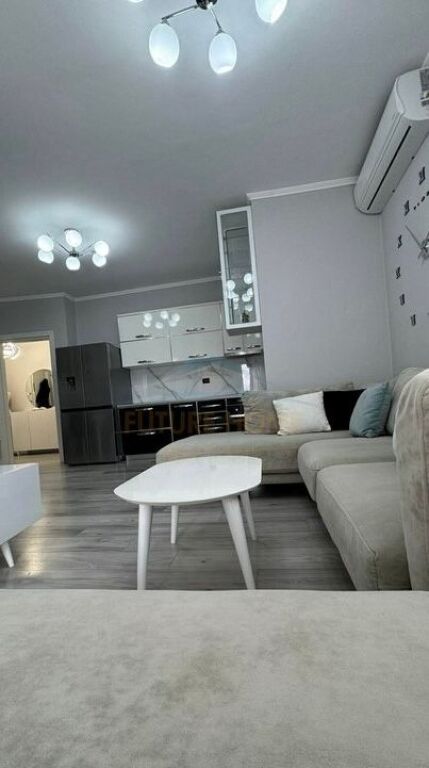 Qera, Apartament 2+1+2 Unaza e Re